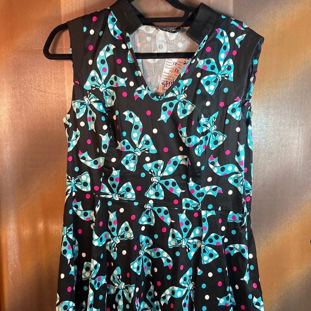 Size 14 “Hearts & Roses” rockabilly polka dot dress. 42 chest. 34” waist. 123